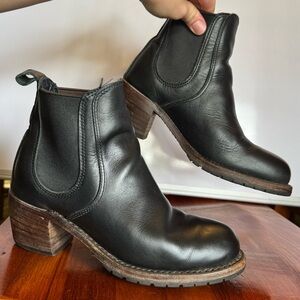 Red Wing Heritage - Harriet Black Leather Ankle Boots